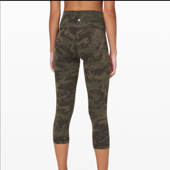 NWT Lululemon Wunder Under Crop Gator Green Camo - Picture 3 of 6
